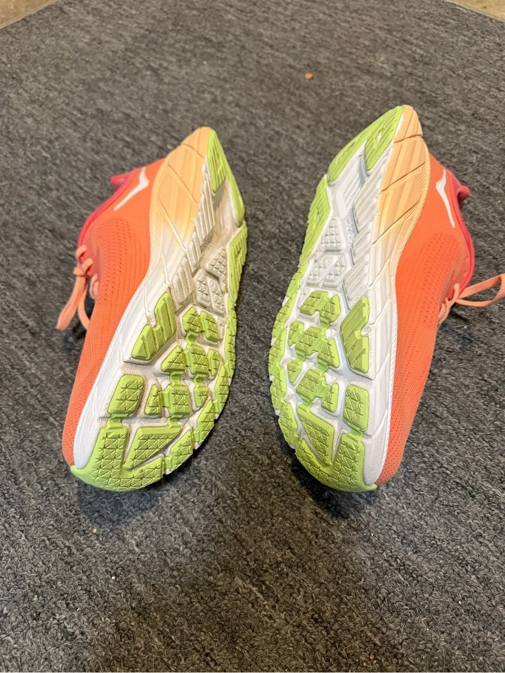HOKA Arahi 7 Women’s Size 10 Coral Orange Lime Green Running Shoes Sneakers